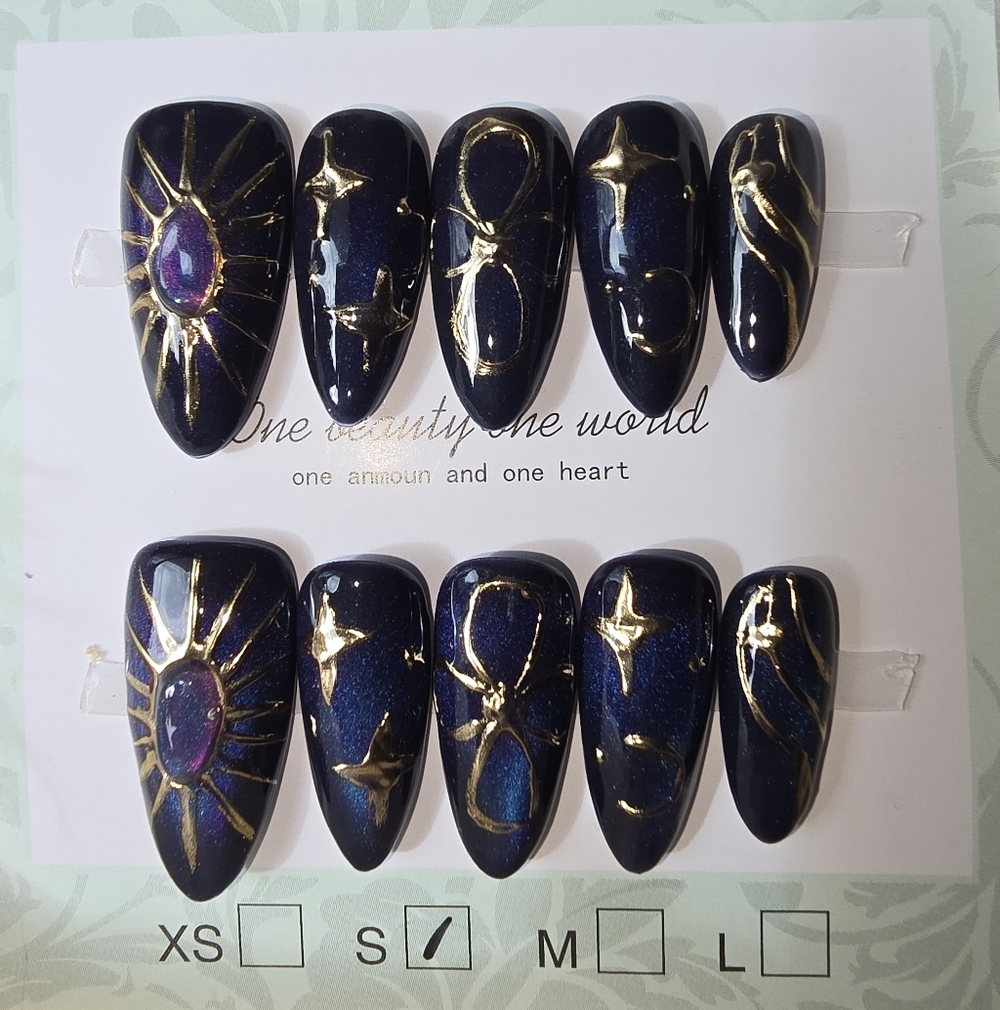 Handmade Navy and Gold Starry Nail Set - Picture 2 of 4